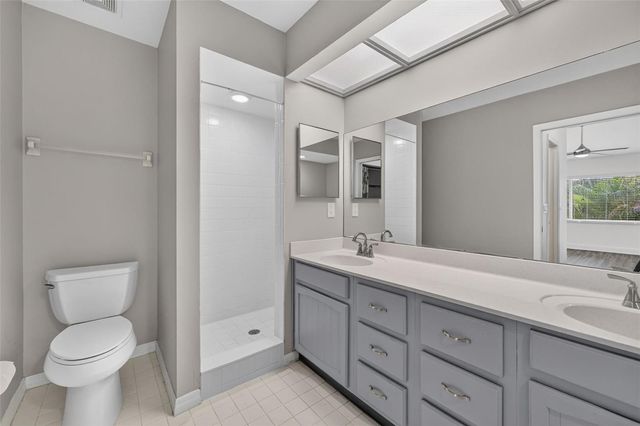 8352 MEADOWBROOK DRIVE 10, Seminole, FL 33777