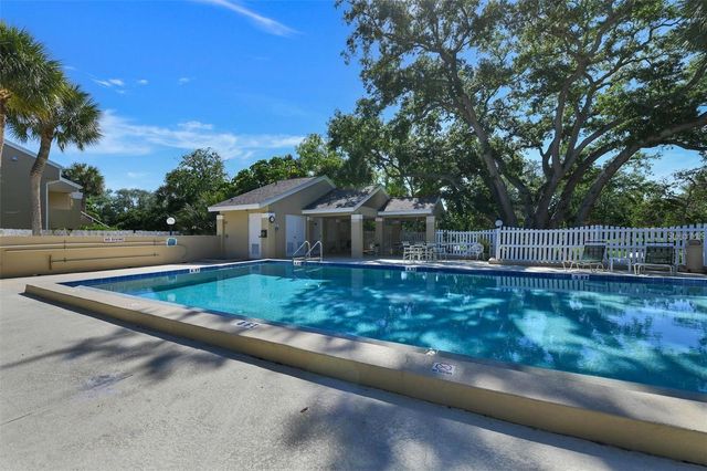 8352 MEADOWBROOK DRIVE 10, Seminole, FL 33777