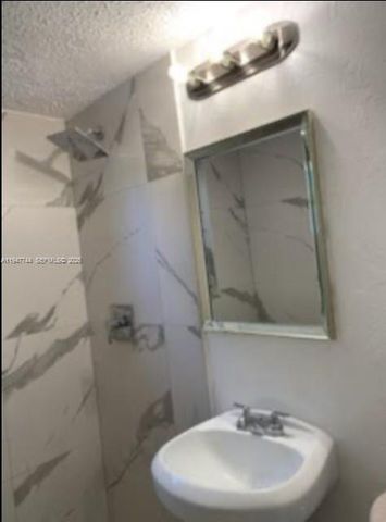 580 NW 116th Ter, Miami, FL 33168