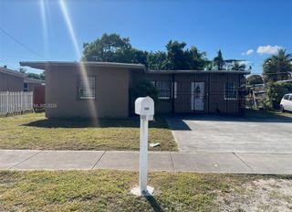 580 NW 116th Ter, Miami, FL 33168