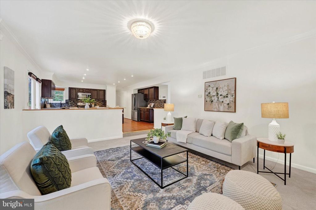 Image 12 of property listing at 9537 WHITEHURST DR, Owings Mills, MD 21117