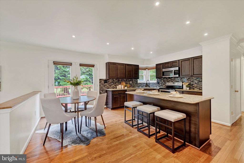 Image 9 of property listing at 9537 WHITEHURST DR, Owings Mills, MD 21117