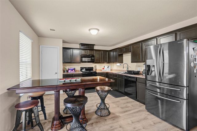 679 Fallow Lane, Alvin, TX 77511