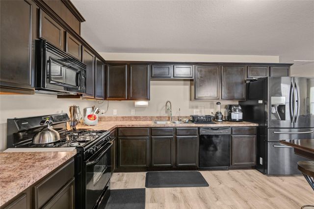 679 Fallow Lane, Alvin, TX 77511