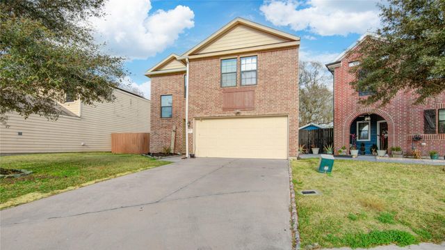 679 Fallow Lane, Alvin, TX 77511