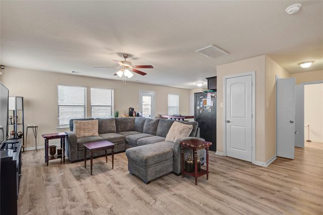 679 Fallow Lane, Alvin, TX 77511