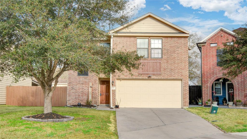 679 Fallow Lane, Alvin, TX 77511