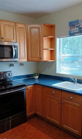 11727 WESSON CIRCLE, Tampa, FL 33618