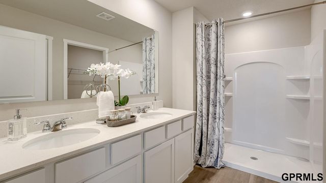 13012 S 67th Street, Papillion, NE 68133
