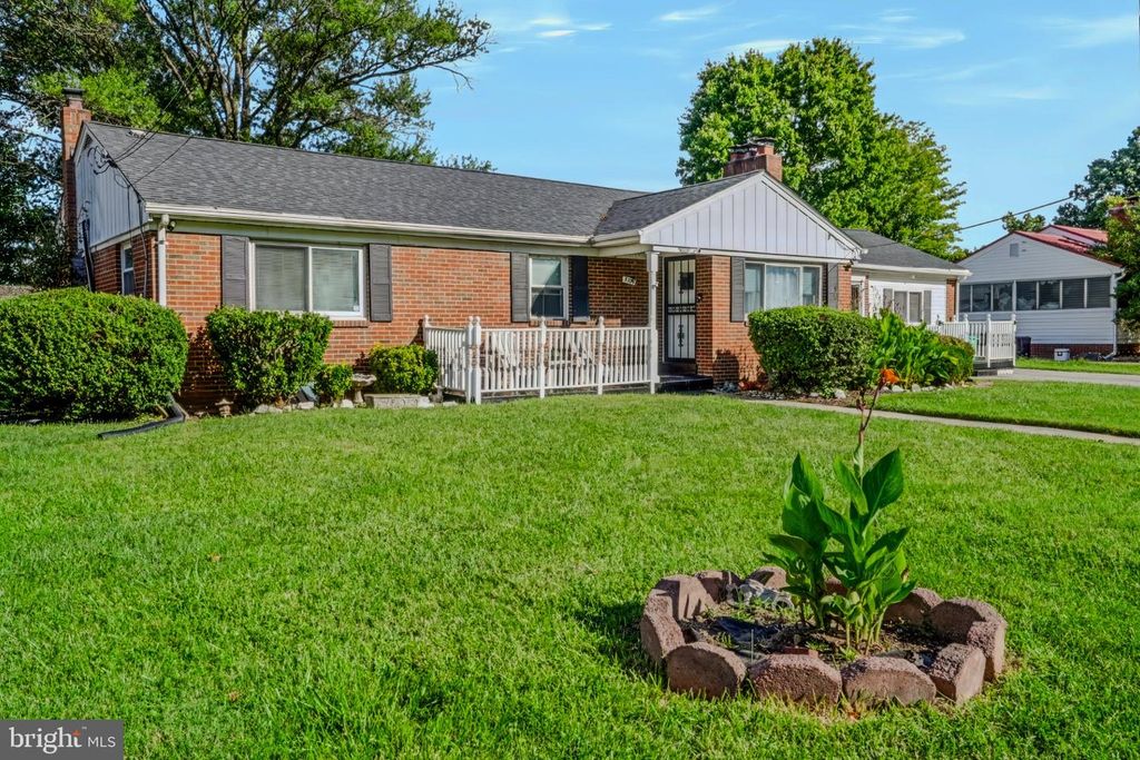 5707 CENTER DR, Temple Hills, MD 20748