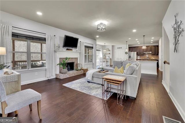 194 Lakestone Parkway, Woodstock, GA 30188