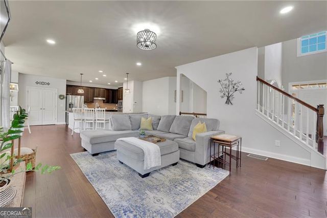 194 Lakestone Parkway, Woodstock, GA 30188