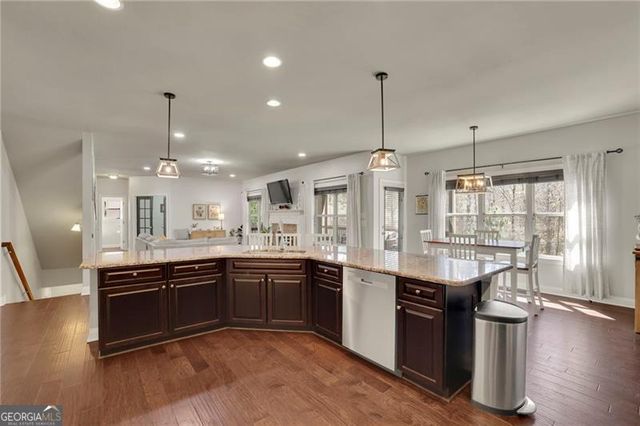 194 Lakestone Parkway, Woodstock, GA 30188