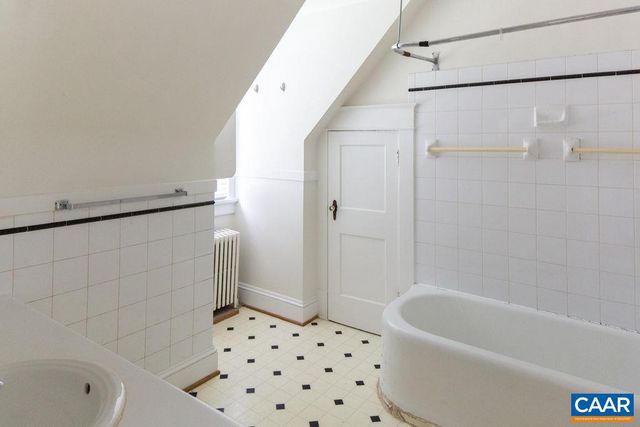 2201 STADIUM RD, Charlottesville, VA 22903