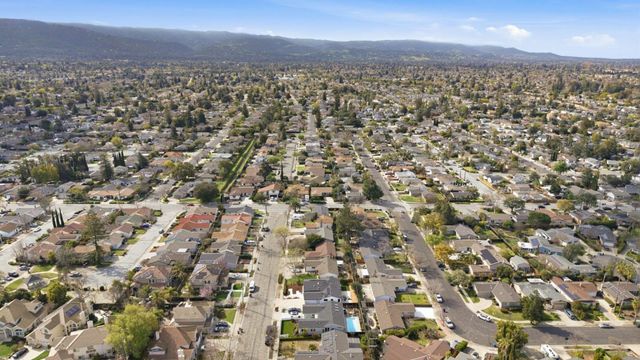 803 W Sunnyoaks Avenue, Campbell, CA 95008