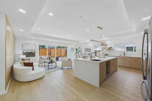 803 W Sunnyoaks Avenue, Campbell, CA 95008