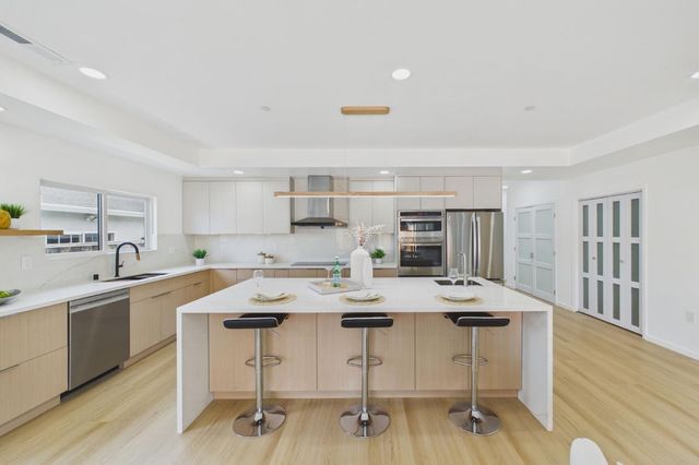 803 W Sunnyoaks Avenue, Campbell, CA 95008