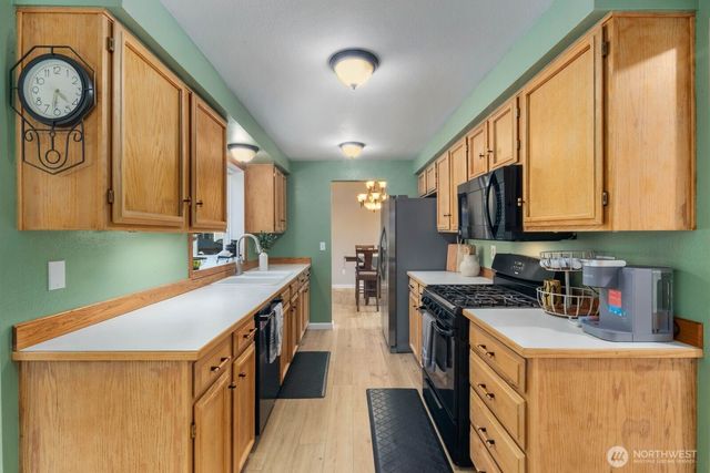 25004 170th Way SE, Covington, WA 98042