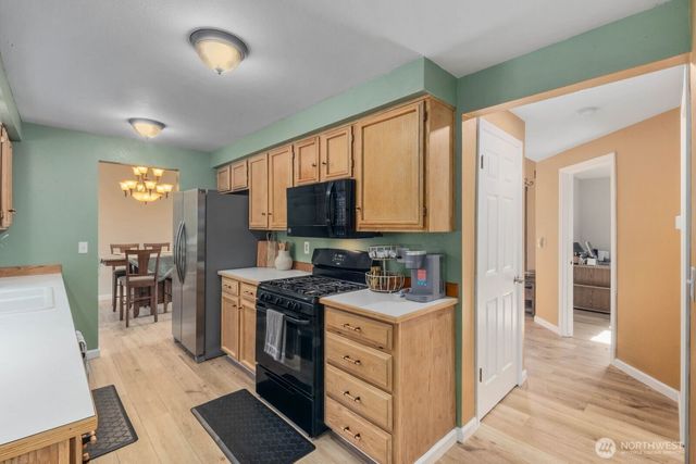 25004 170th Way SE, Covington, WA 98042