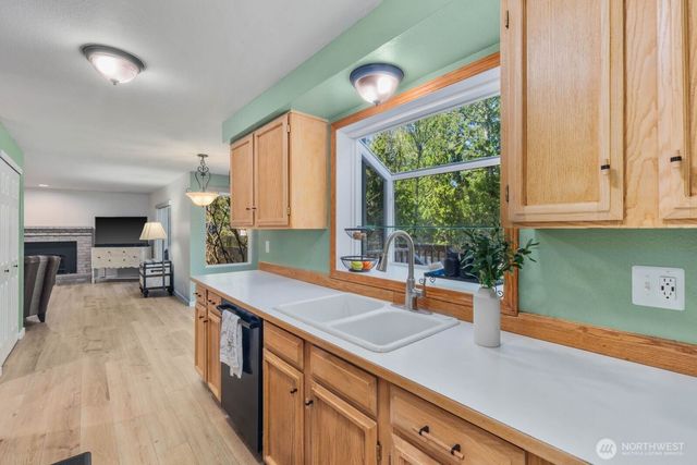 25004 170th Way SE, Covington, WA 98042