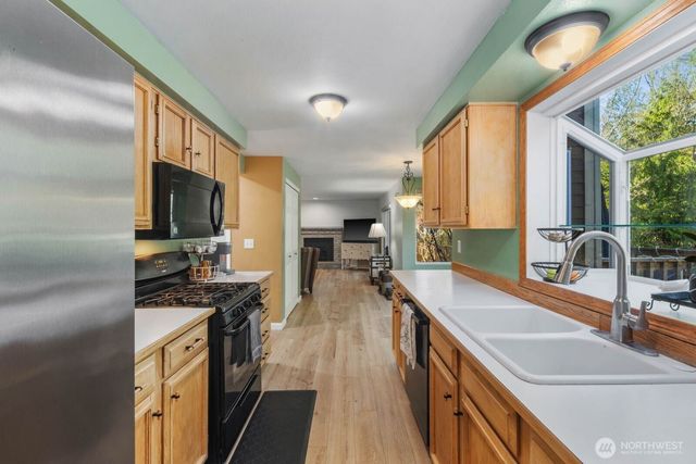 25004 170th Way SE, Covington, WA 98042