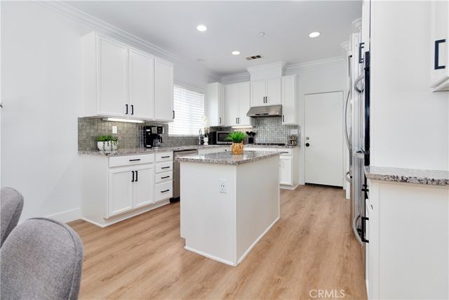 6861 Earp Way, Fontana, CA 92336