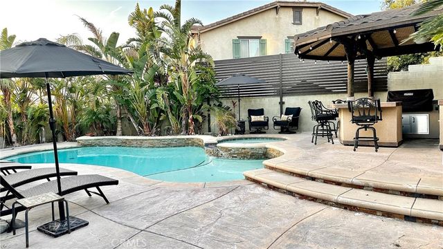 6861 Earp Way, Fontana, CA 92336