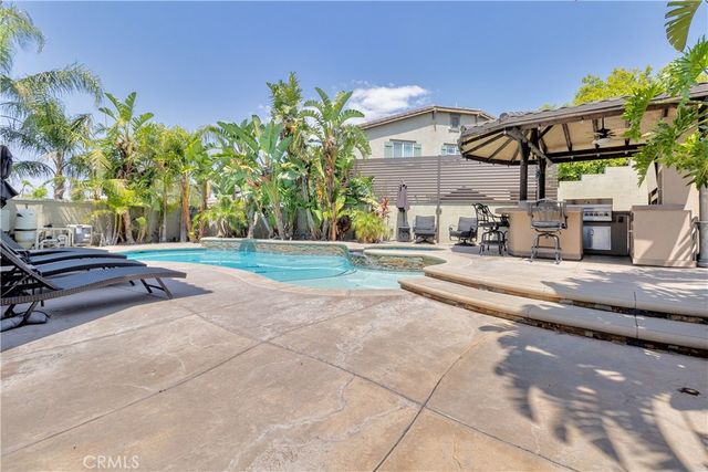6861 Earp Way, Fontana, CA 92336
