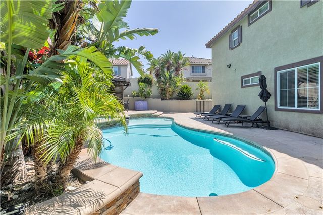 6861 Earp Way, Fontana, CA 92336