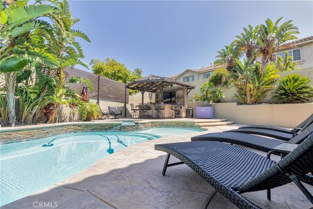 6861 Earp Way, Fontana, CA 92336