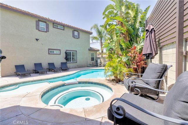 6861 Earp Way, Fontana, CA 92336