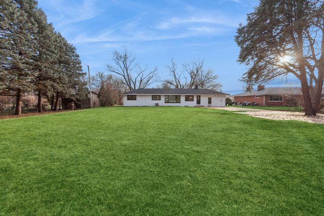 2265 Fitchome Street, Aurora, IL 60506