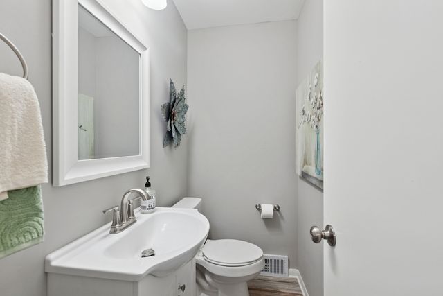 2265 Fitchome Street, Aurora, IL 60506