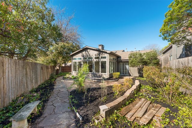 7844 High Oaks Circle, Dallas, TX 75231