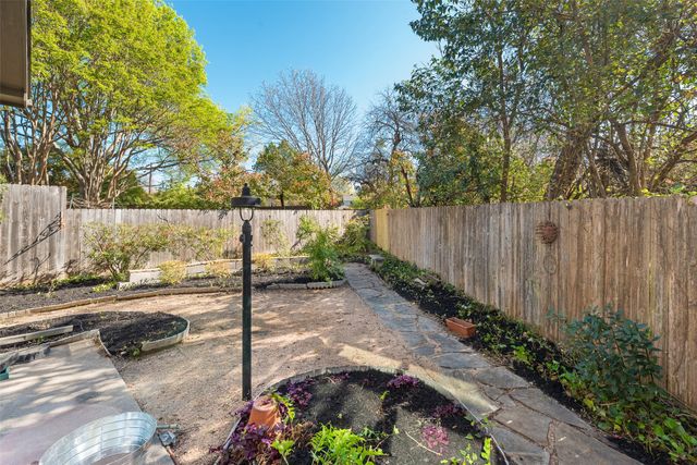 7844 High Oaks Circle, Dallas, TX 75231