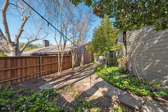 7844 High Oaks Circle, Dallas, TX 75231