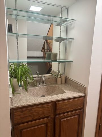 4554 Bunker Hill Drive, Bettendorf, IA 52722