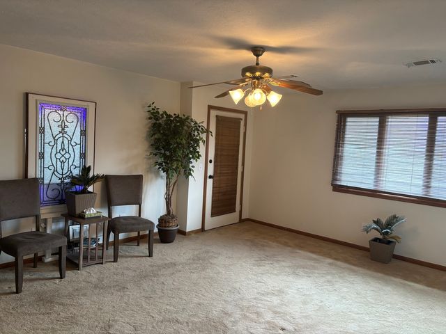 4554 Bunker Hill Drive, Bettendorf, IA 52722