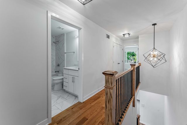 6547 S Evans Avenue, Chicago, IL 60637