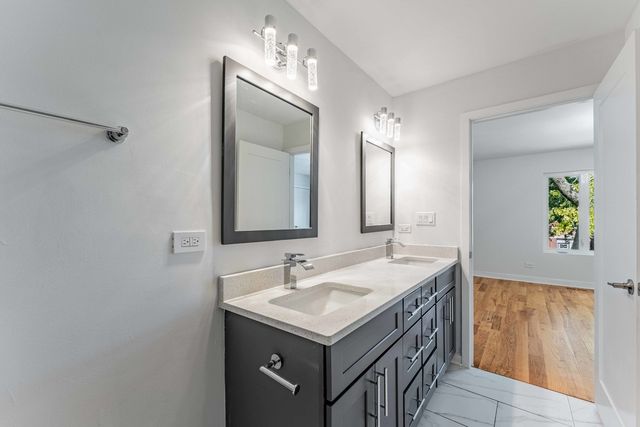 6547 S Evans Avenue, Chicago, IL 60637