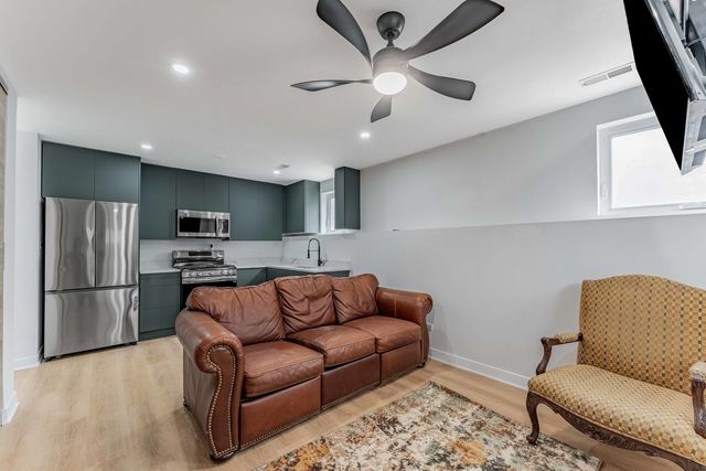 6547 S Evans Avenue, Chicago, IL 60637