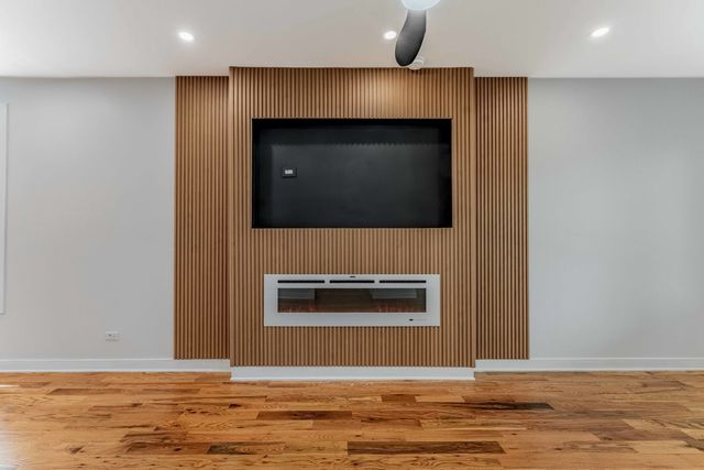 6547 S Evans Avenue, Chicago, IL 60637