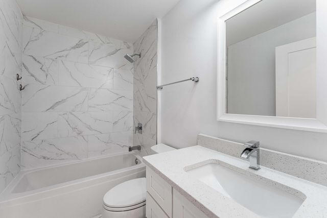 6547 S Evans Avenue, Chicago, IL 60637