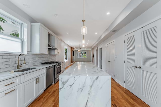 6547 S Evans Avenue, Chicago, IL 60637
