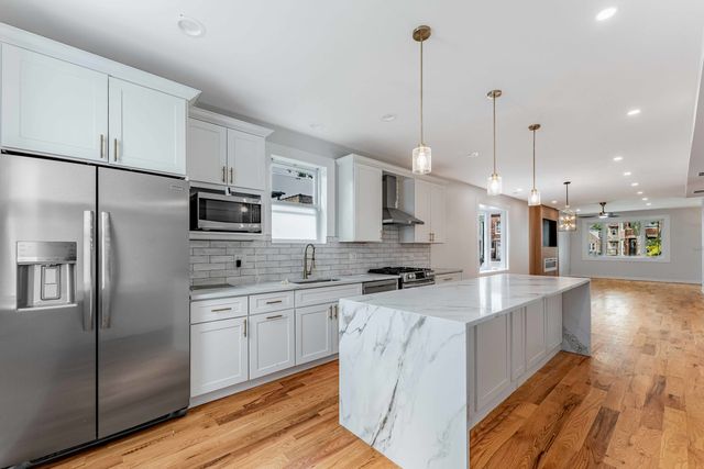 6547 S Evans Avenue, Chicago, IL 60637