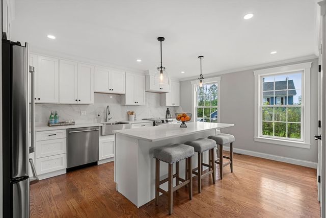 6 Monroe Street, Amesbury, MA 01913