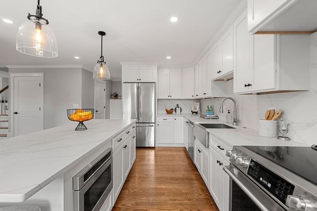 6 Monroe Street, Amesbury, MA 01913