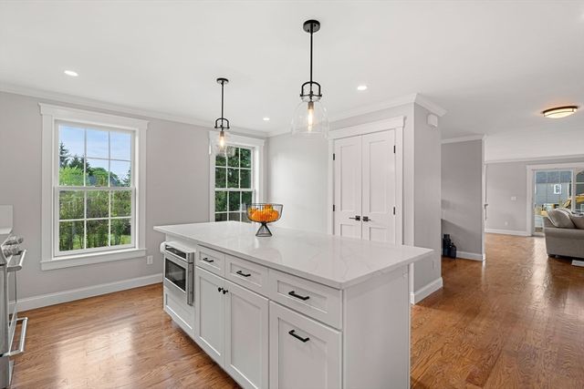 6 Monroe Street, Amesbury, MA 01913