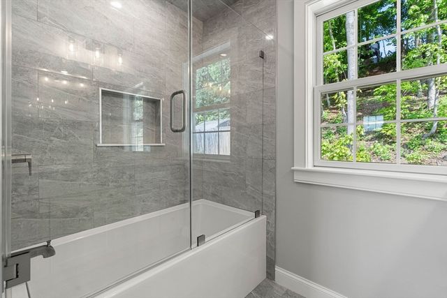 6 Monroe Street, Amesbury, MA 01913