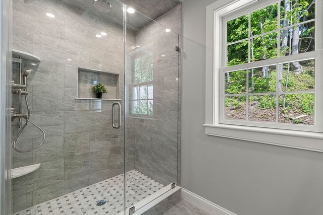 6 Monroe Street, Amesbury, MA 01913